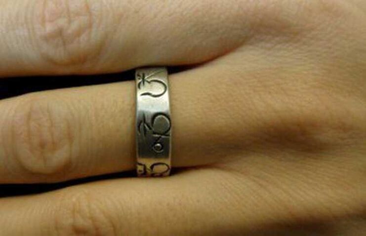 Anillo como talismán de buena suerte.